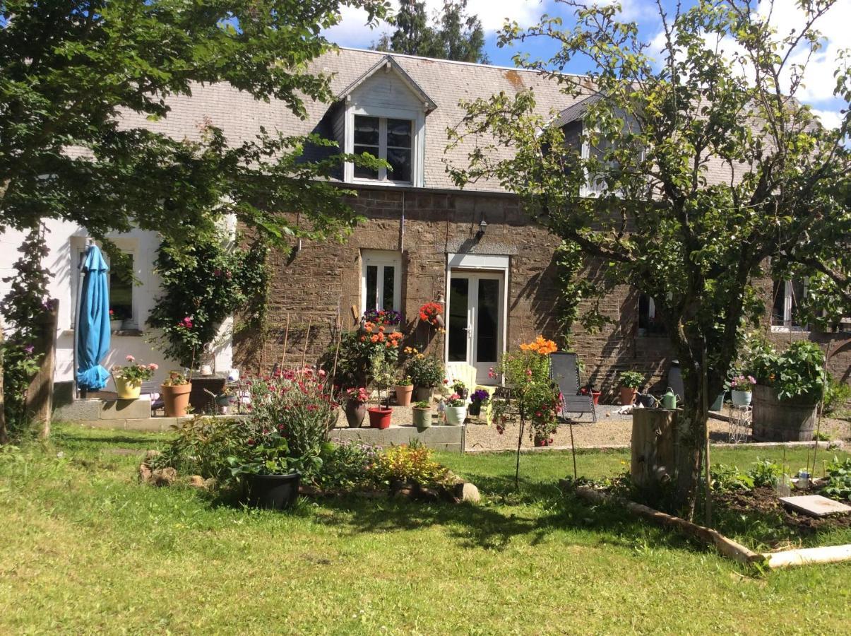 Le Chalange Bed and Breakfast Lapenty Buitenkant foto